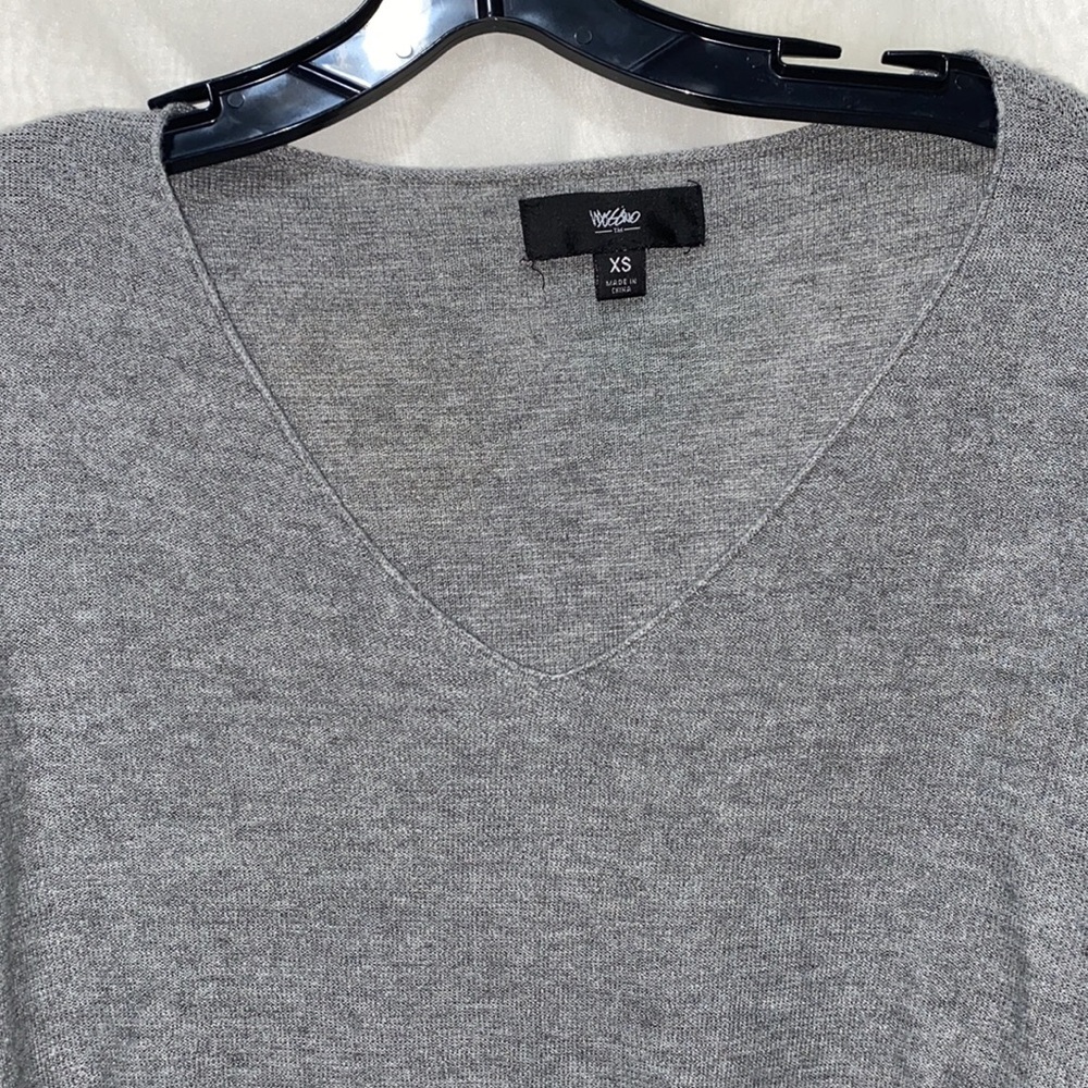 Mossimo Tunic Grey Side Split V-Neck Sweater Sz Xs - image 2